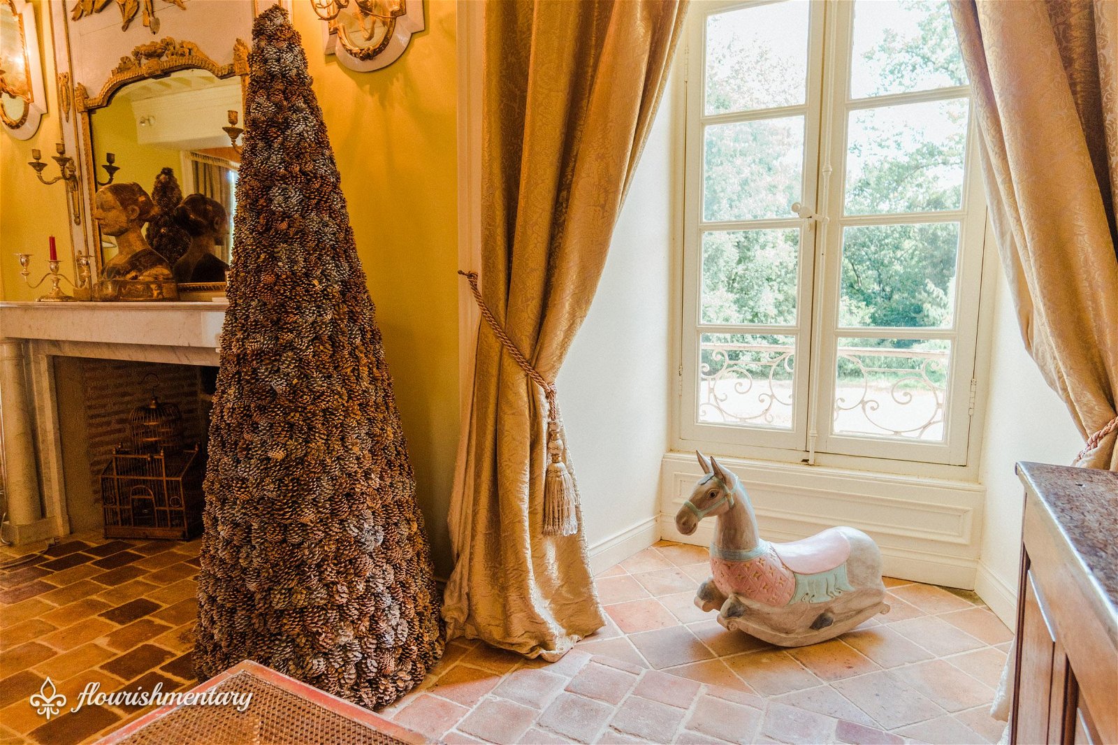 the grand salon chateau de lalande