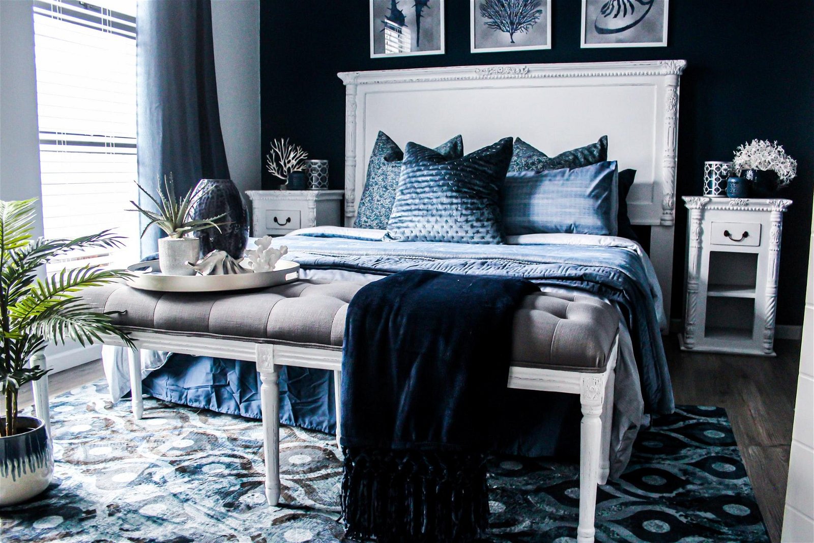 blue and white bedroom decor