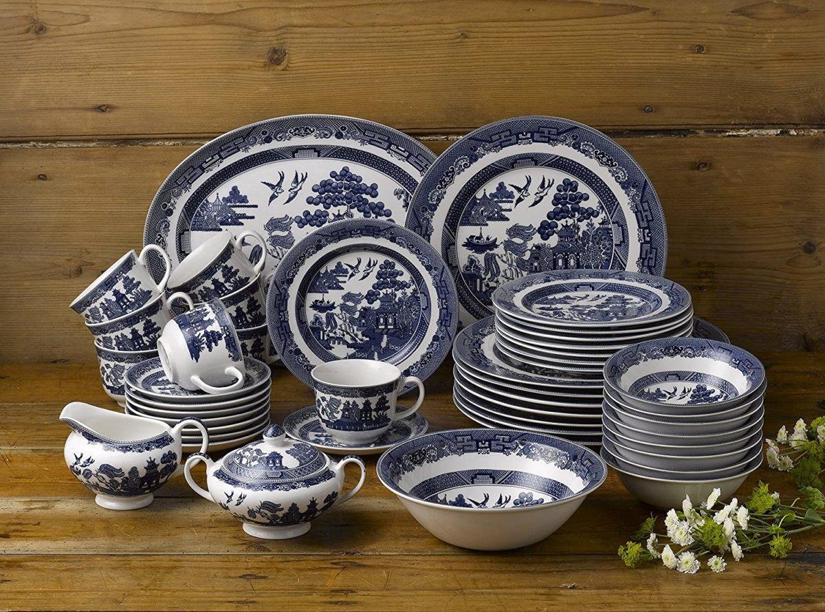 Blue and outlet white dish set