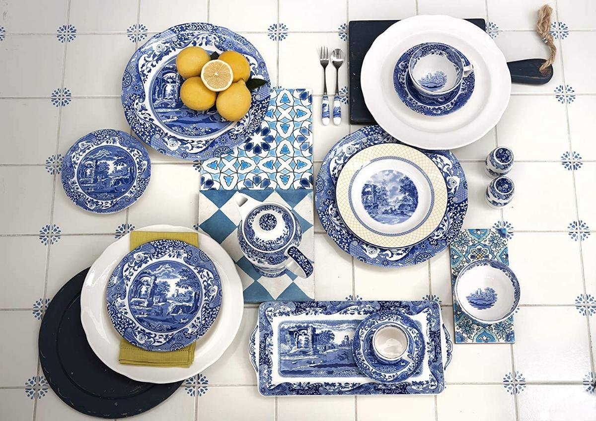 Plates blue hotsell and white